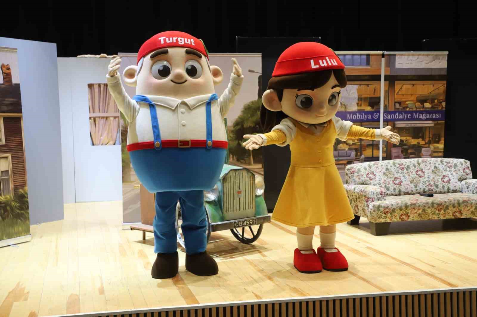 Turgut ve Lulu ilk kez sahne aldı
Turgut ve Lulu ilk kez sahne aldı