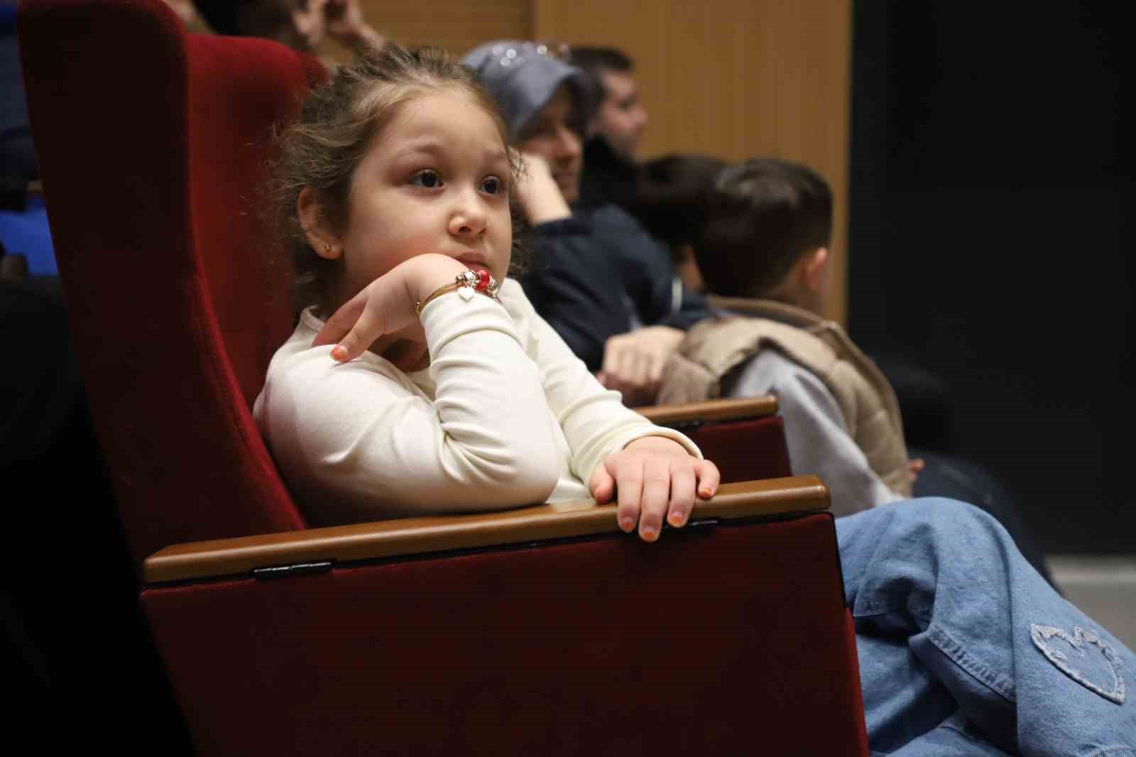 Turgut ve Lulu ilk kez sahne aldı
Turgut ve Lulu ilk kez sahne aldı