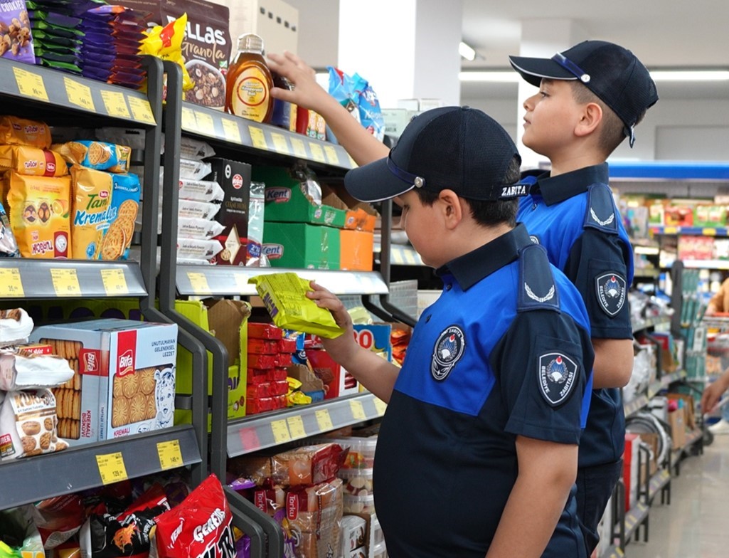 Turgutlu’da denetim minik zabıtalara emanet
