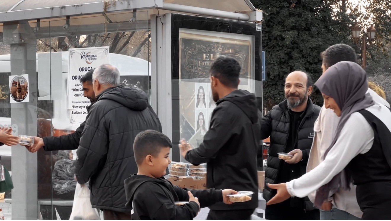 Turgutlu’da esnaftan İlber Ortaylı için helva hayrı
