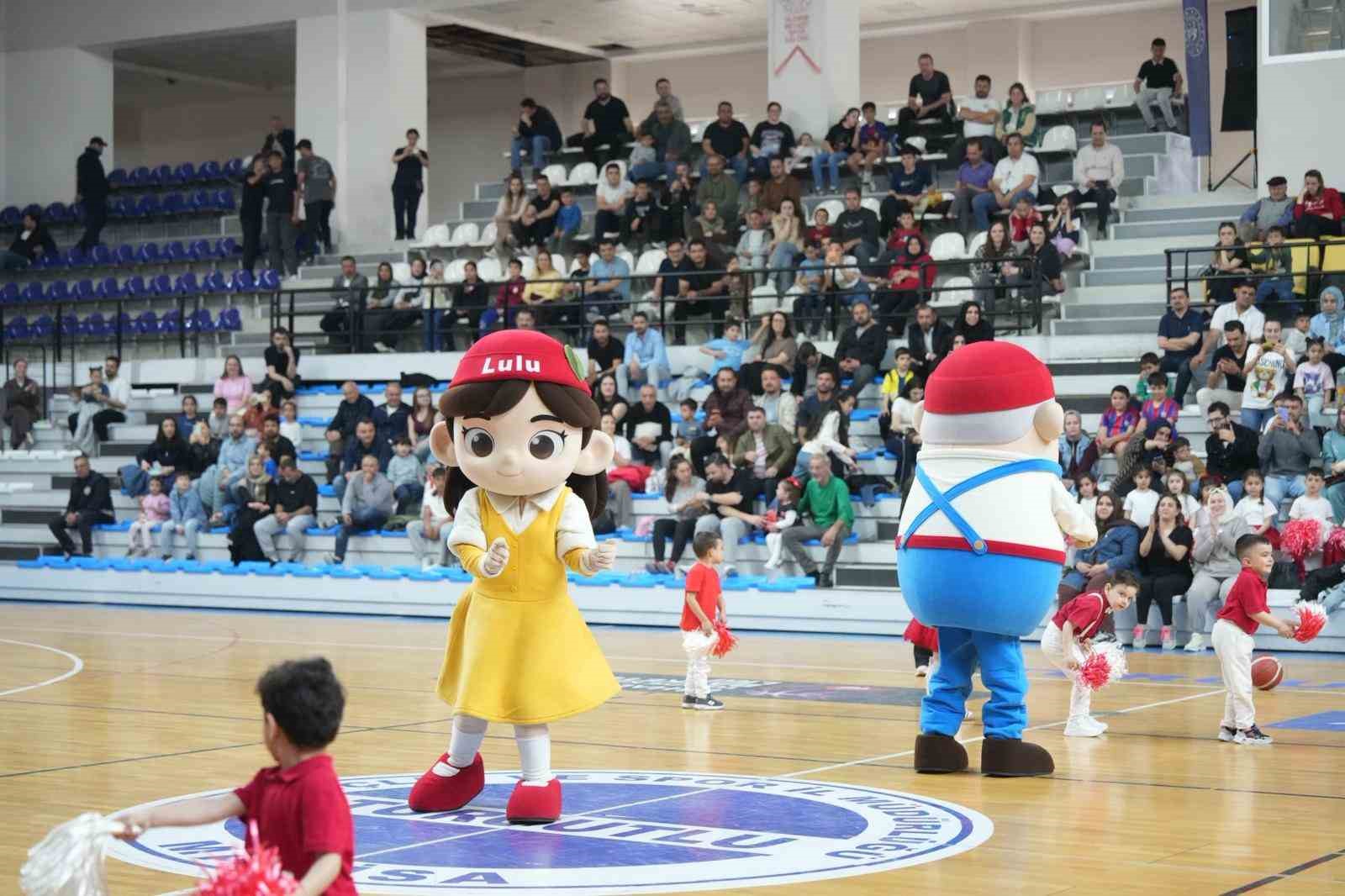 Turgutlu’nun perilerinden Play-Off’a muhteşem başlangıç
