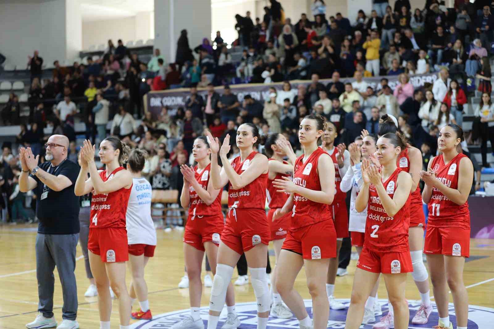 Turgutlu’nun perilerinin hedefi süper lig
