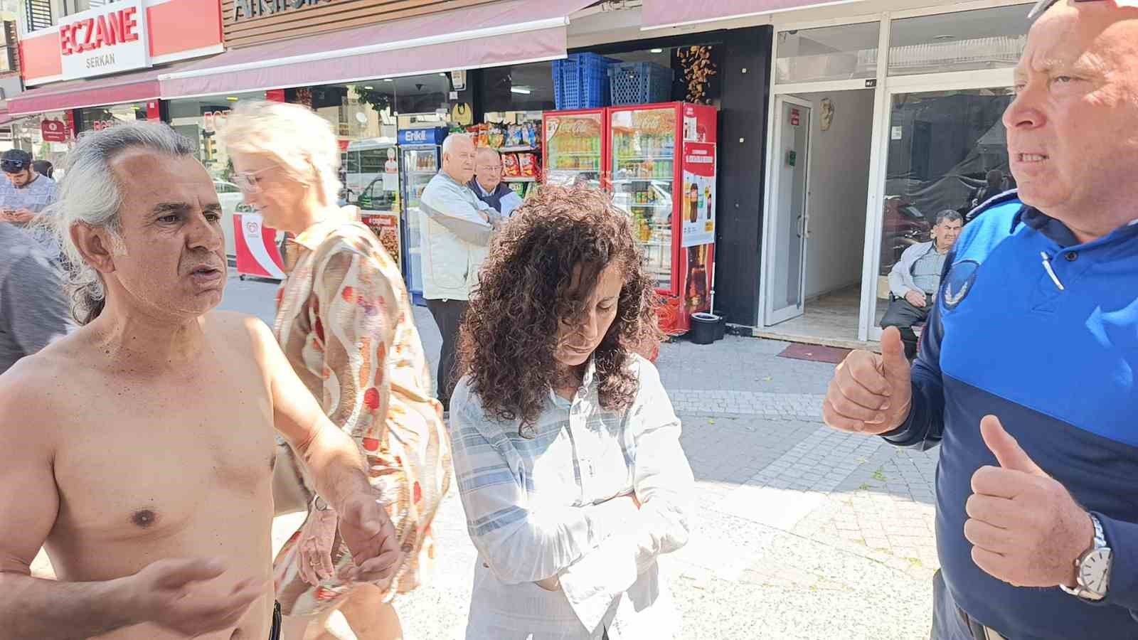 Turistler pazar alışverişini bırakıp yangın görüntüleme yarışına girdi
