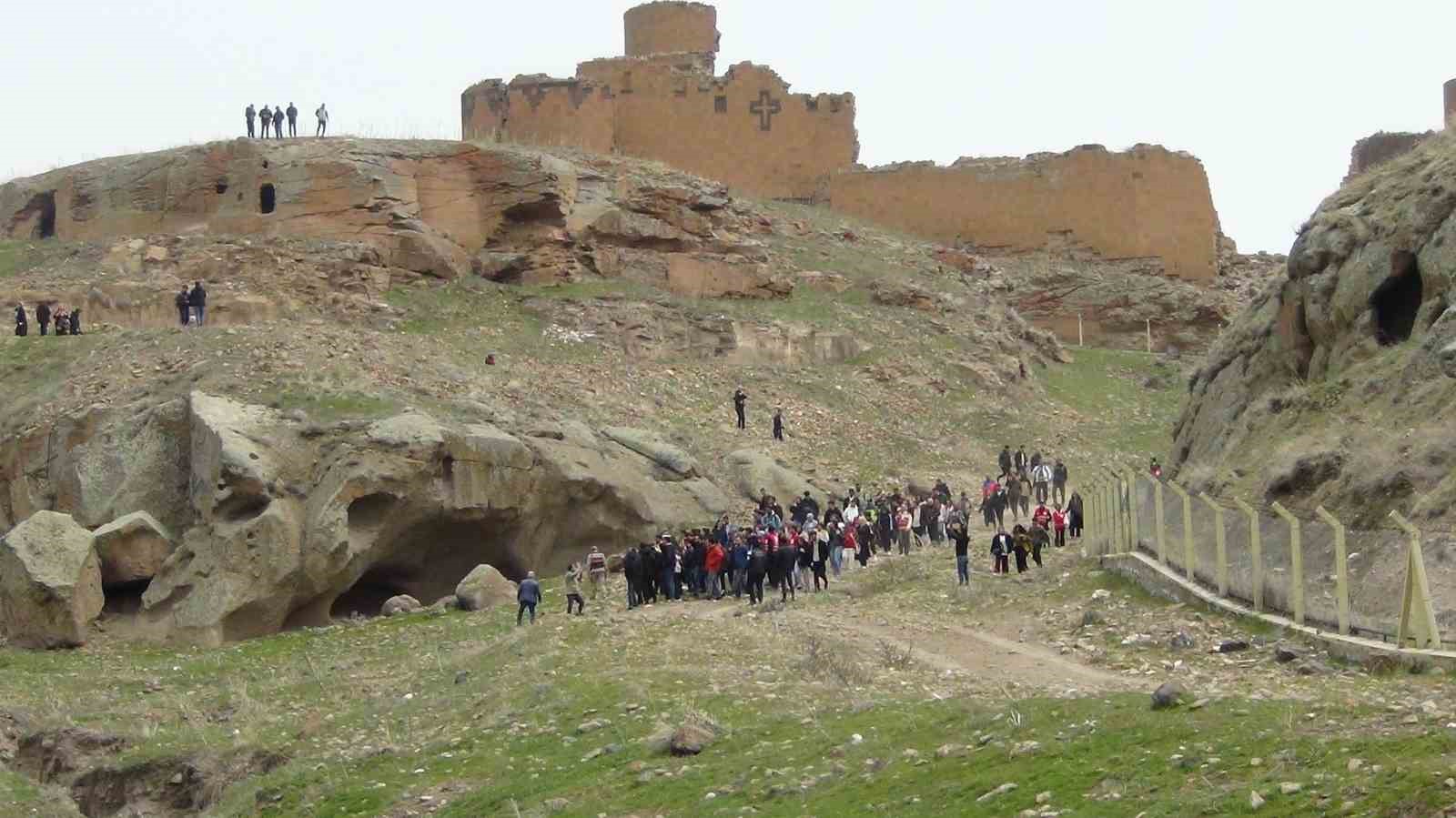 Turizm Haftası’nda tarih ve doğa iç içe: Ani’de unutulmaz yürüyüş
