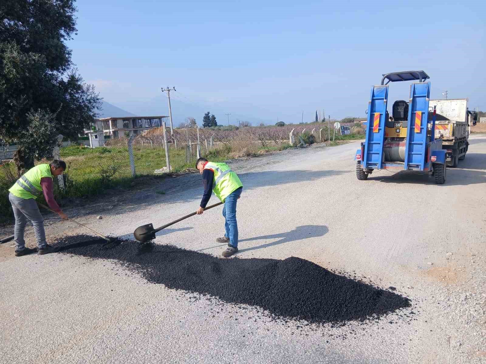 Turizm kenti Kuşadası, bayrama hazırlandı
