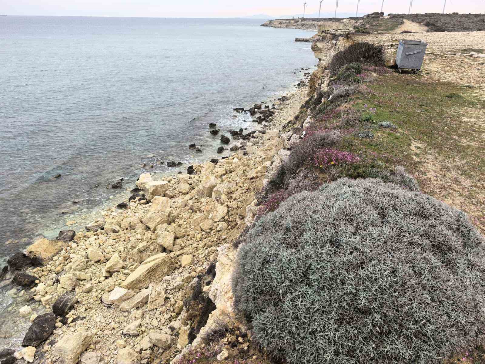 Turizm merkezi Bozcaada’daki Polente Burnu’nda göçük

