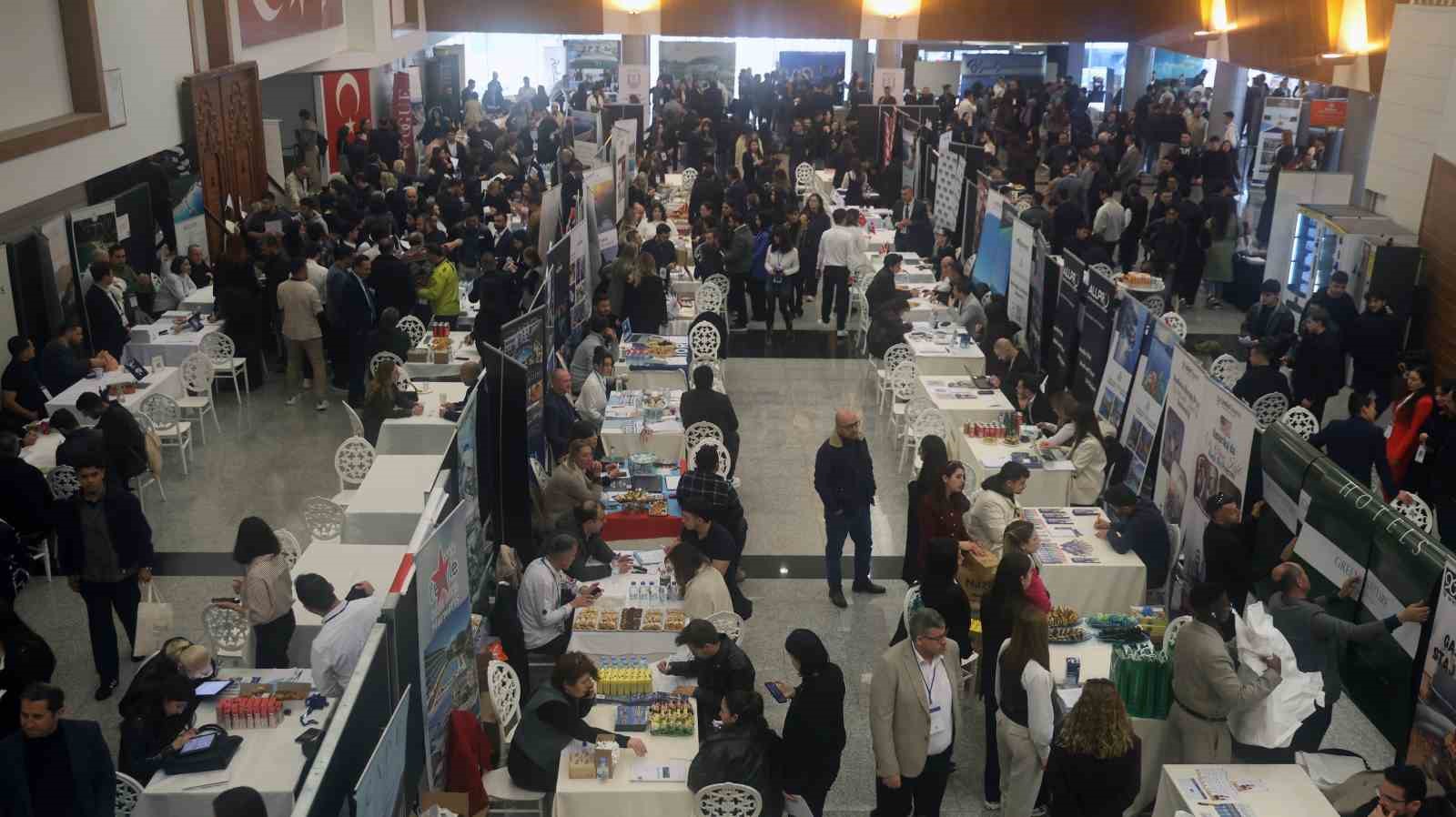 Turizm profesyonelleri öğrencilerle buluştu
Turizm profesyonelleri öğrencilerle buluştu