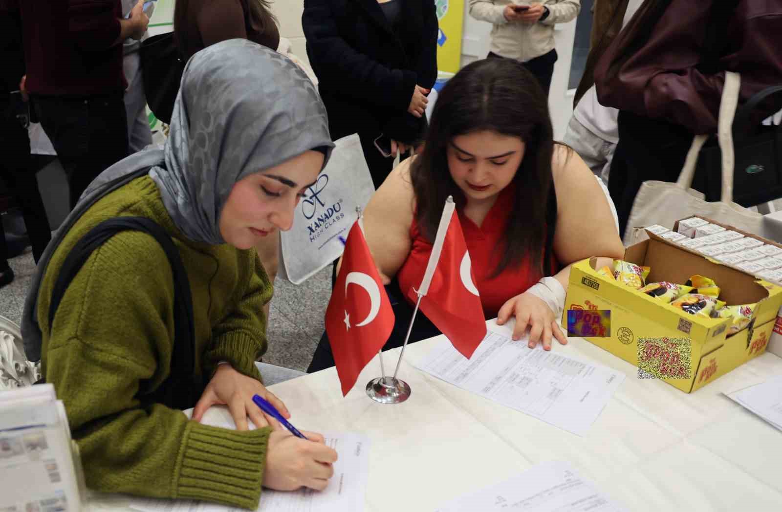 Turizm profesyonelleri öğrencilerle buluştu
Turizm profesyonelleri öğrencilerle buluştu