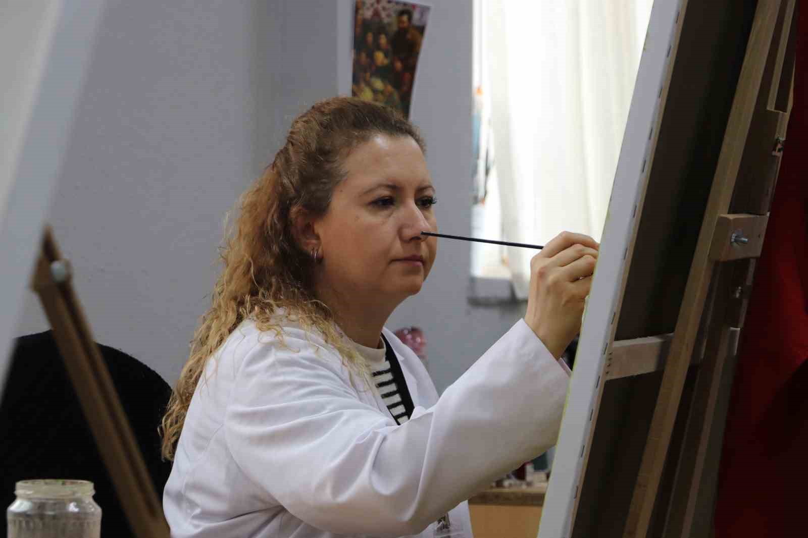 Türk aile yapısı yağlı boya tablolarıyla ölümsüzleşiyor
