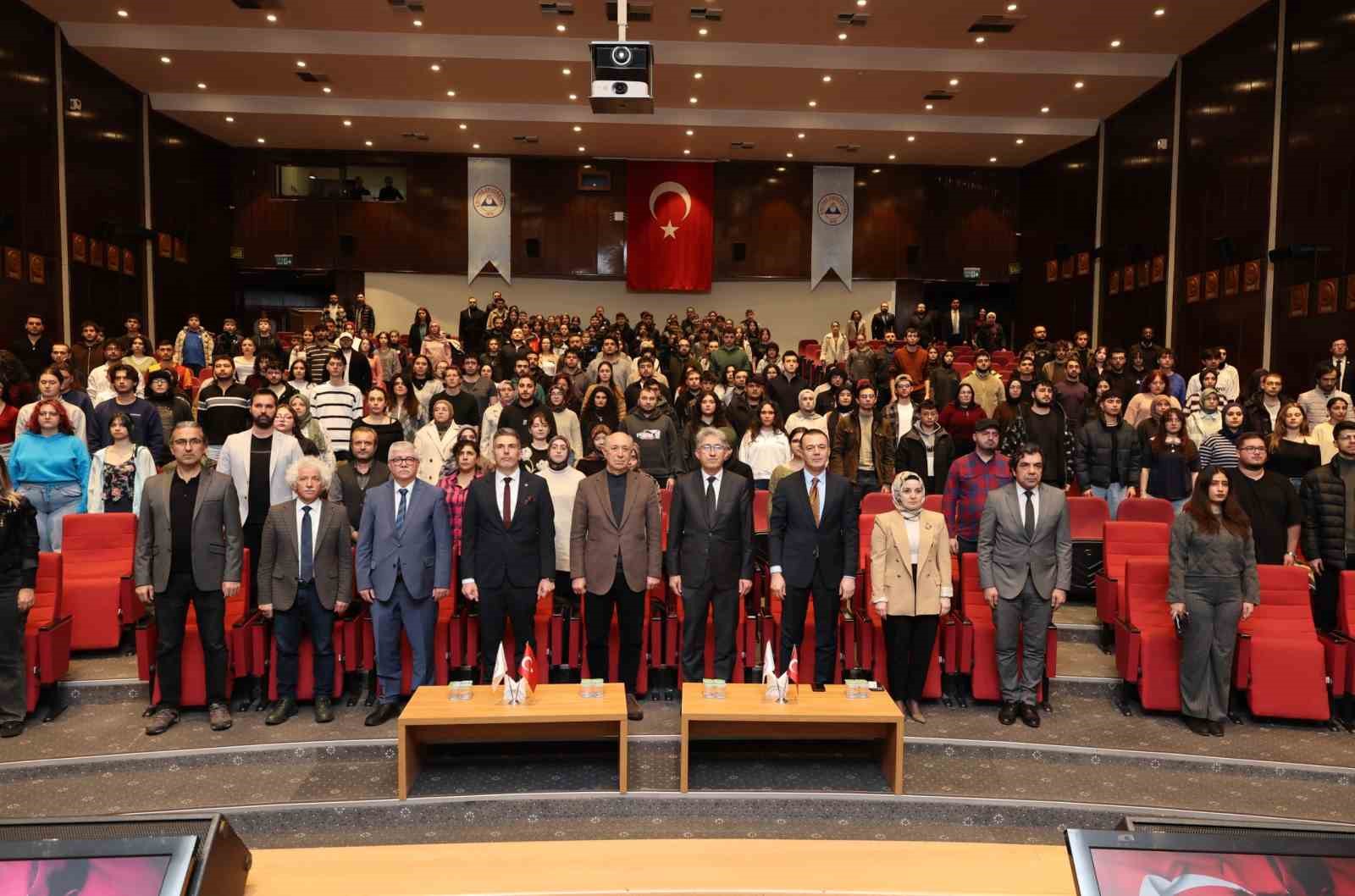 Türk Astronot Tuva Cihangir Atasever, ERÜ öğrencileri ile bir araya geldi
