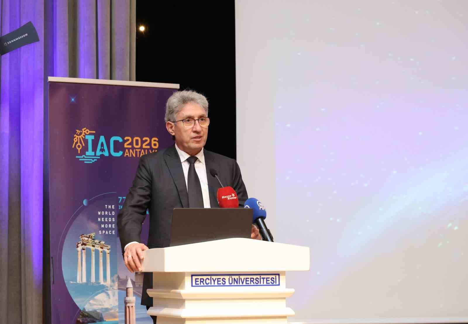 Türk Astronot Tuva Cihangir Atasever, ERÜ öğrencileri ile bir araya geldi
