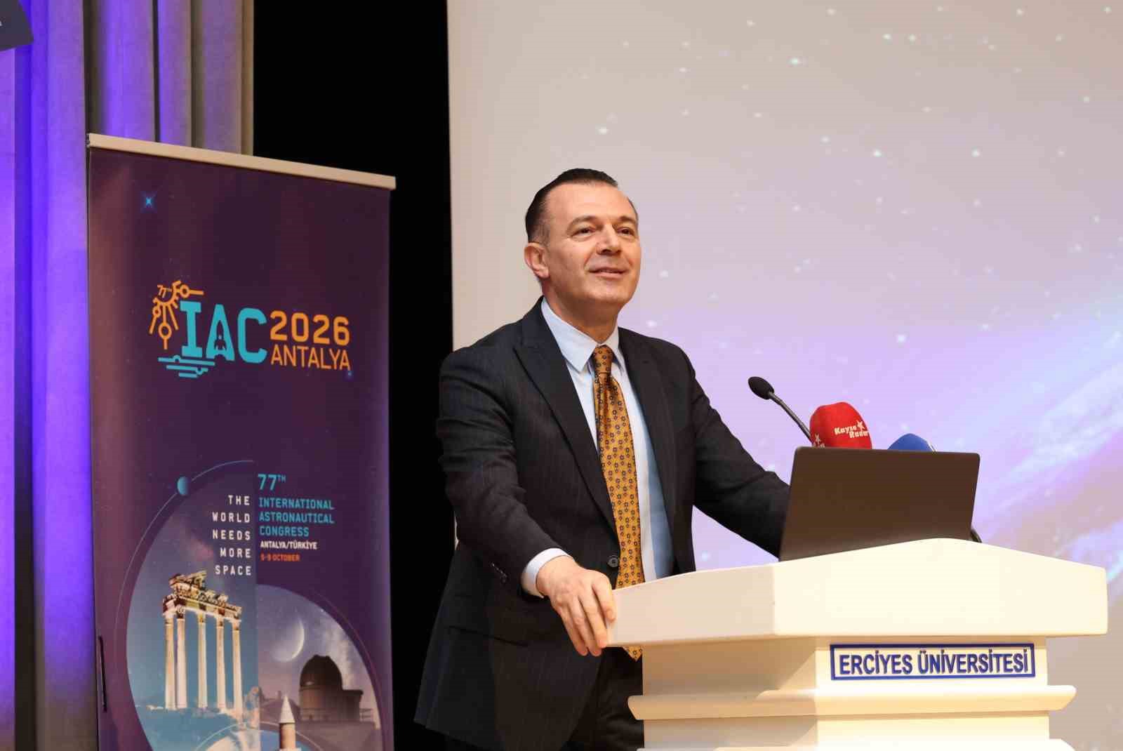 Türk Astronot Tuva Cihangir Atasever, ERÜ öğrencileri ile bir araya geldi
