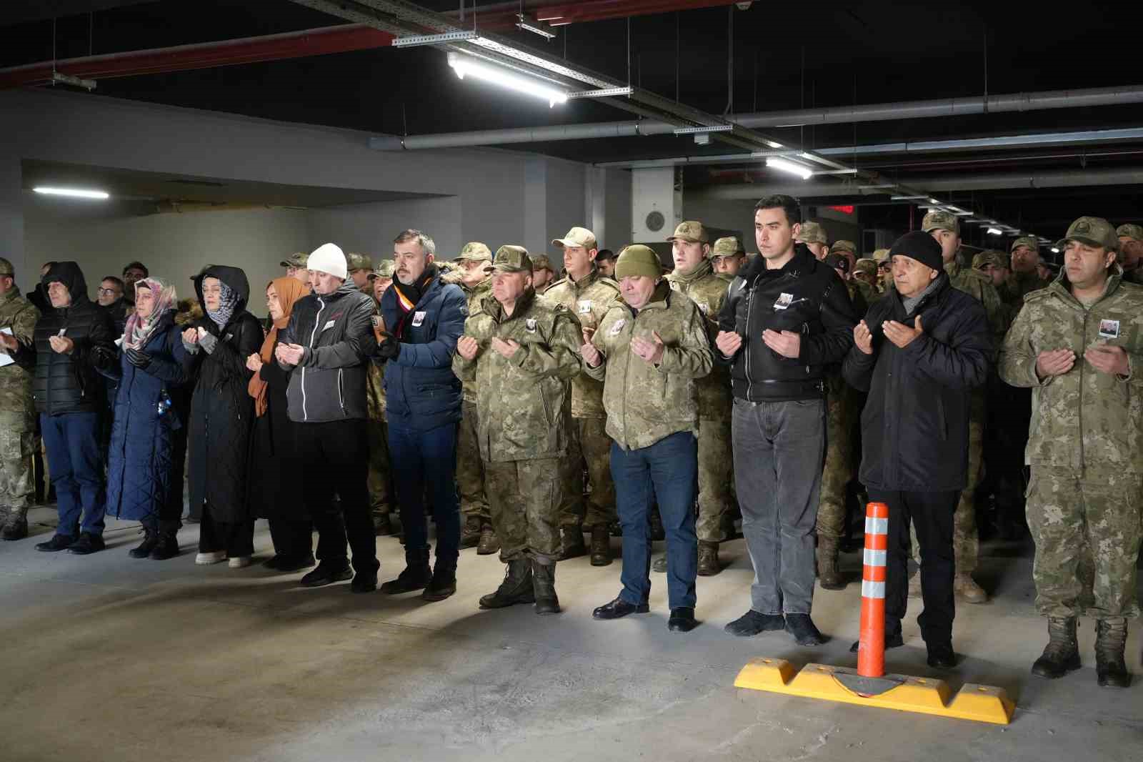 Türk bayrağına sarılı naaşıyla memleketine uğurlandı
