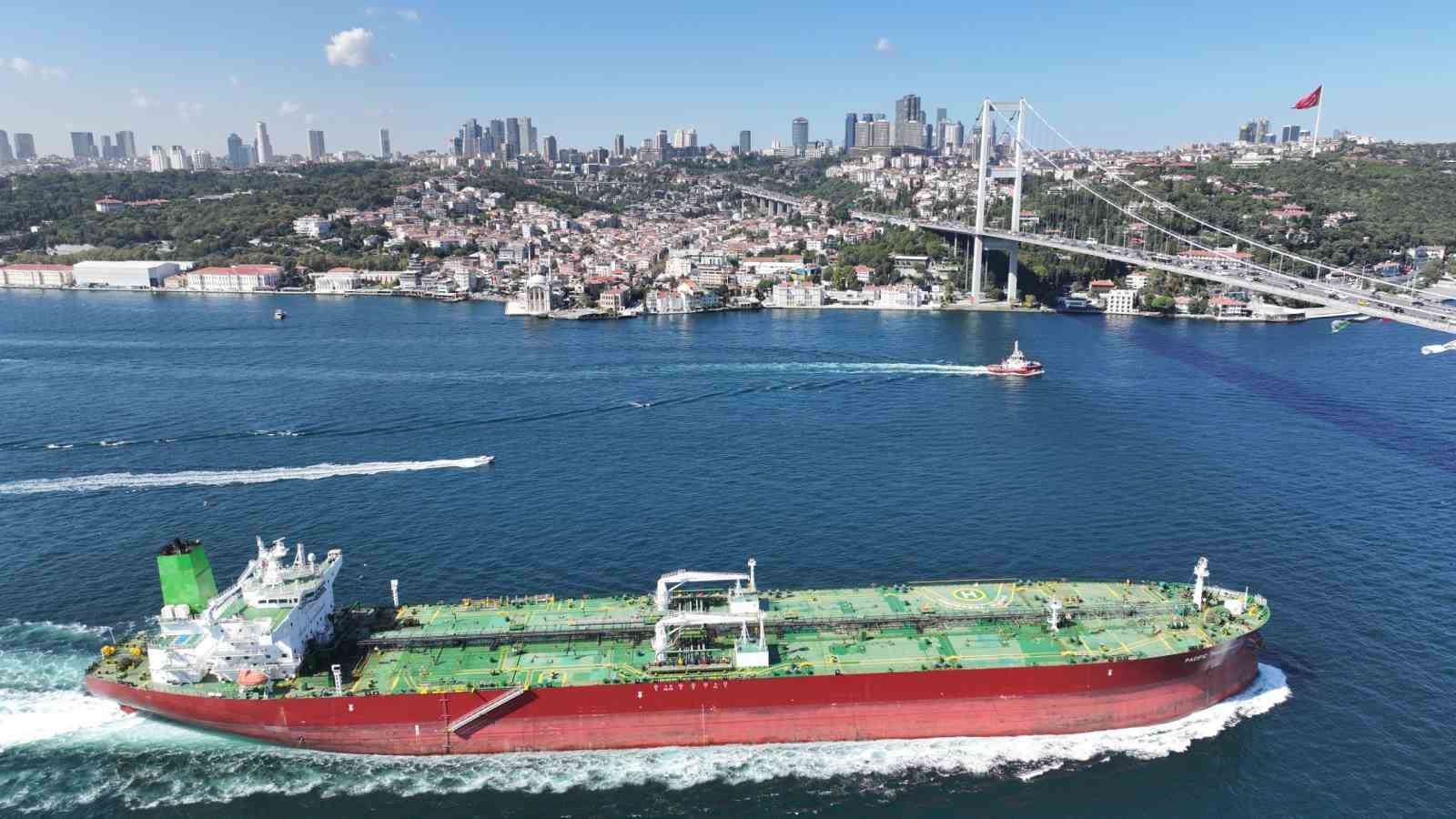 Türk boğazları 2025’te 84 bin 640 gemilik trafiği yönetti
Türk boğazları 2025’te 84 bin 640 gemilik trafiği yönetti