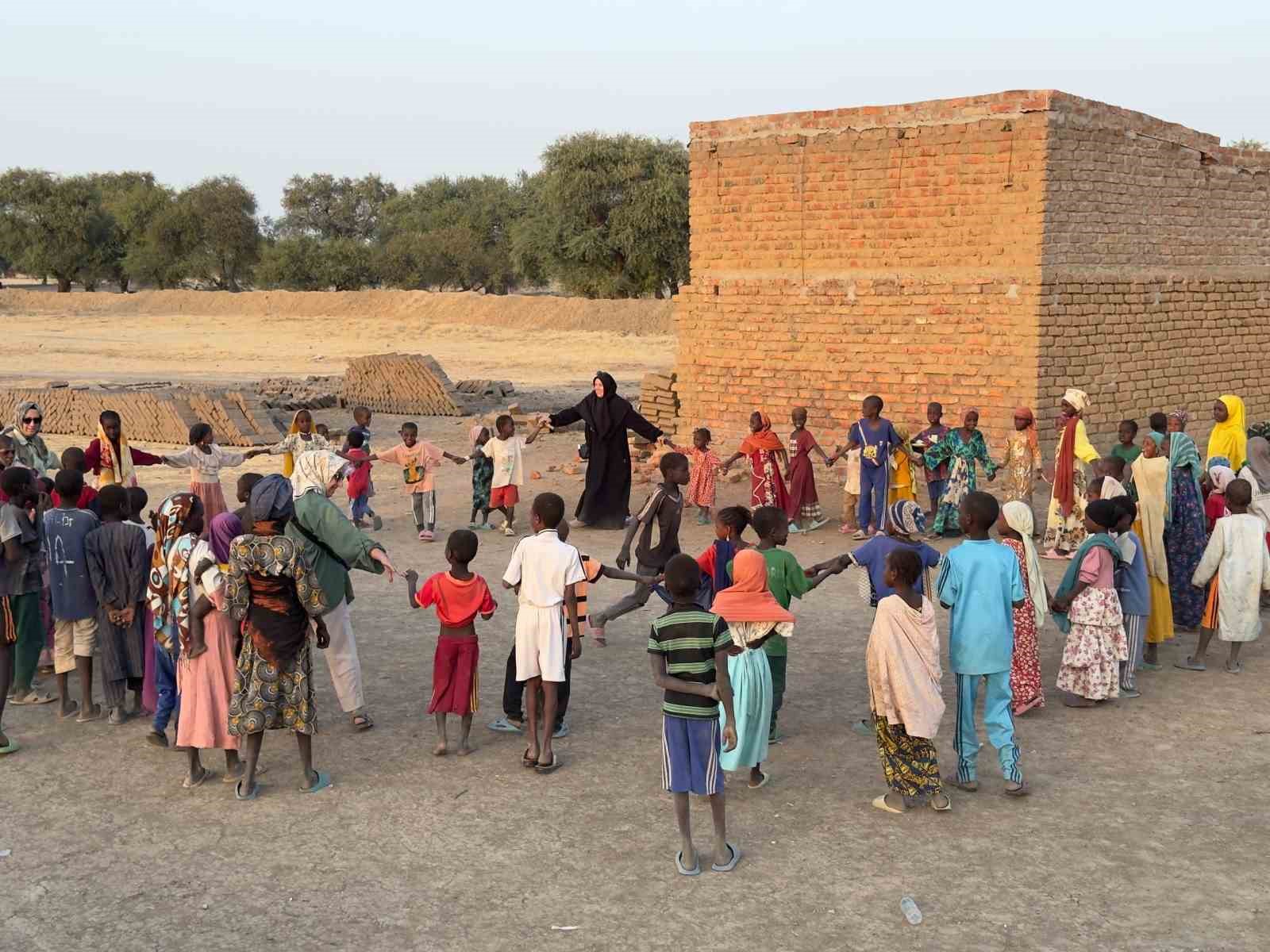 Türk dernek Afrika’ya Türk okulu kazandırıyor
Türk dernek Afrika’ya Türk okulu kazandırıyor