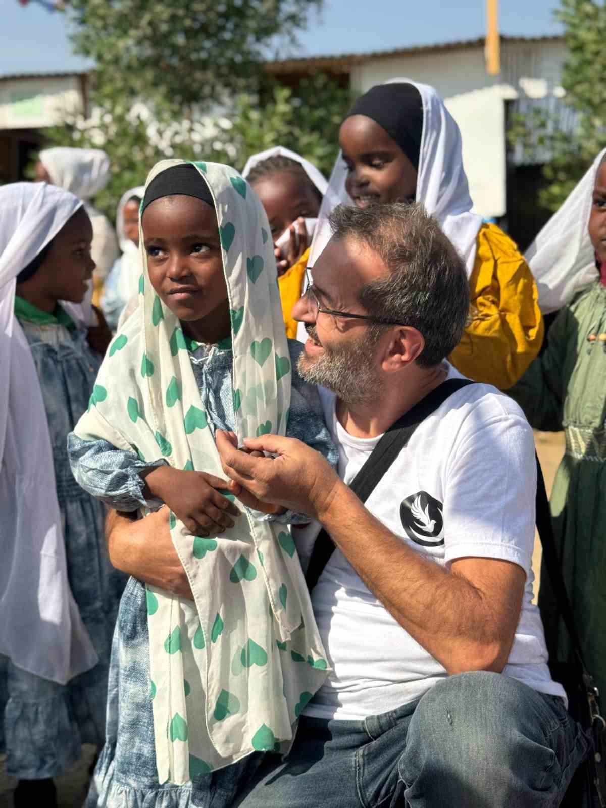 Türk dernek Afrika’ya Türk okulu kazandırıyor
Türk dernek Afrika’ya Türk okulu kazandırıyor