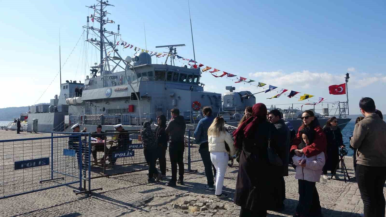 Türk donanmasının gururu olan savaş gemileri ziyarete açıldı
Türk donanmasının gururu olan savaş gemileri ziyarete açıldı