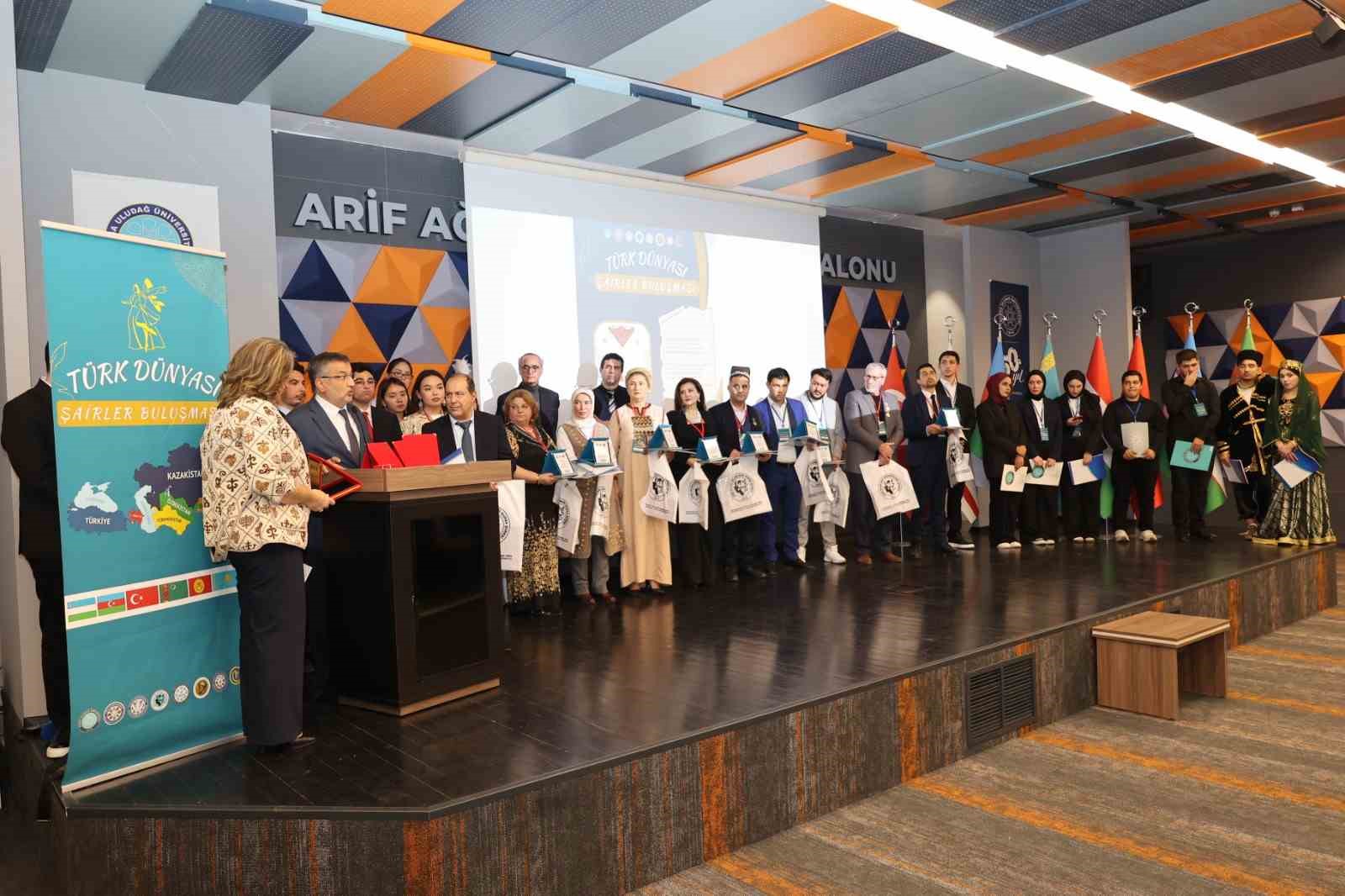 Türk dünyası şairleri BUÜ’de buluştu
