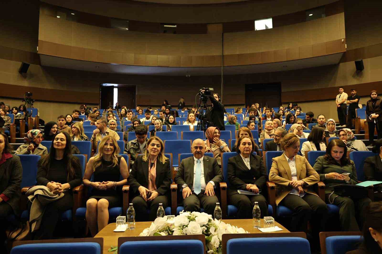 Türk Dünyasında kadın sempozyumu başarıyla tamamlandı
