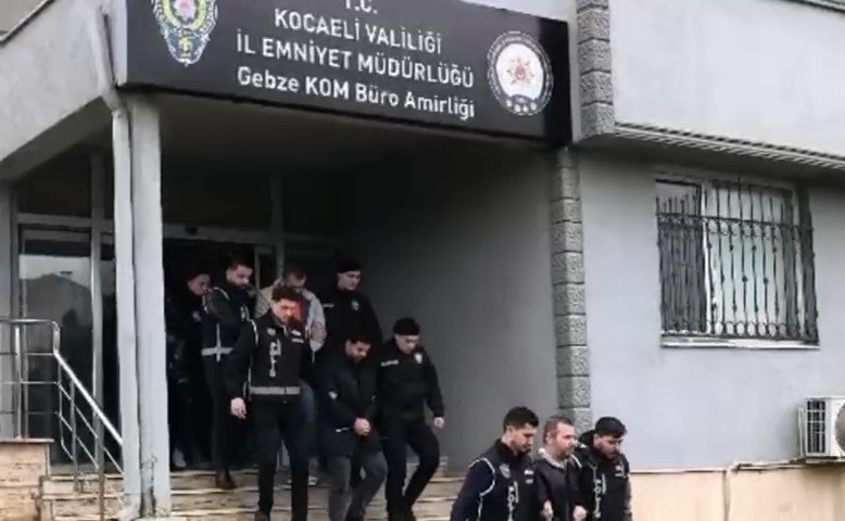 Türk filmi gibi gasp: Hastanede refakatçi olarak beklemişler
