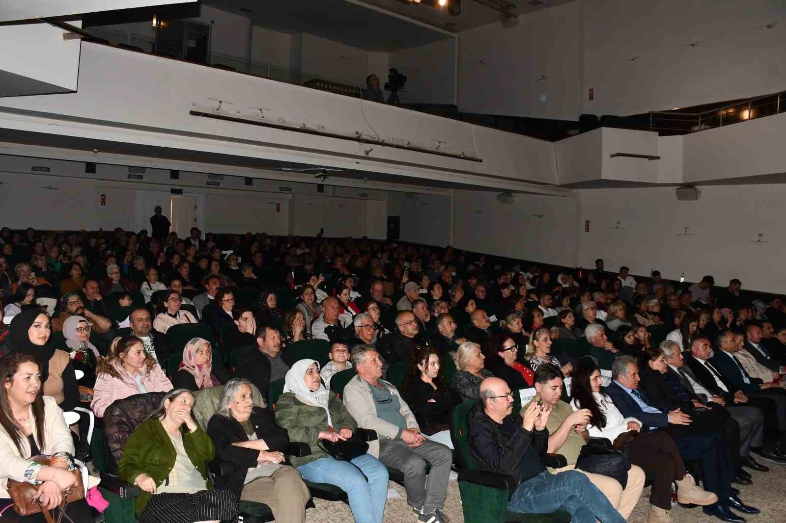 Türk Halk Müziği Topluluğu’ndan türkü gecesi
