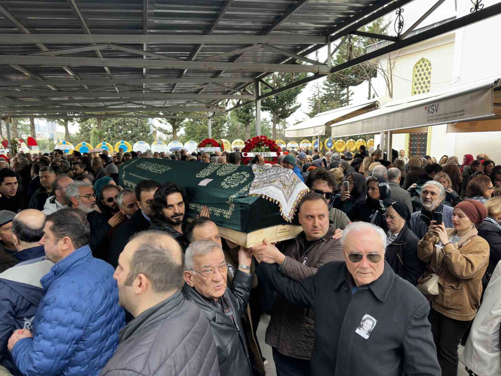 Türk halk müziğinin usta ismi Seha Okuş son yolculuğuna uğurlandı
