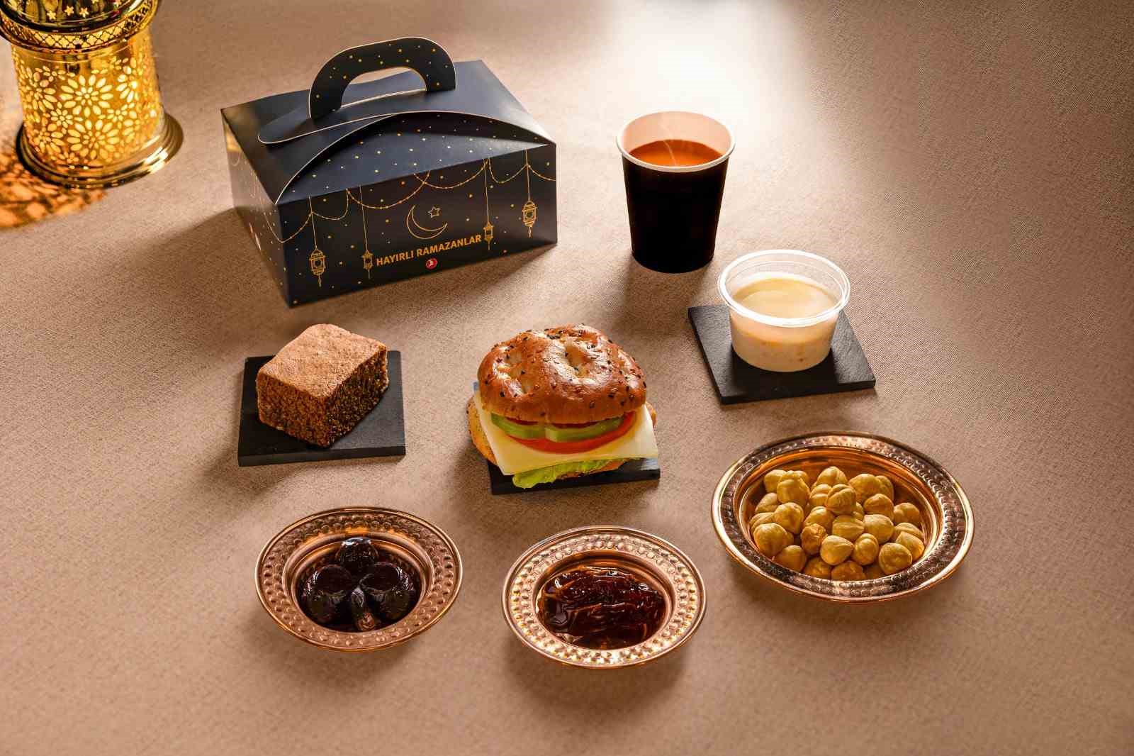 Türk Hava Yolları’ndan Ramazan ayına özel uçak içi ikramlar
