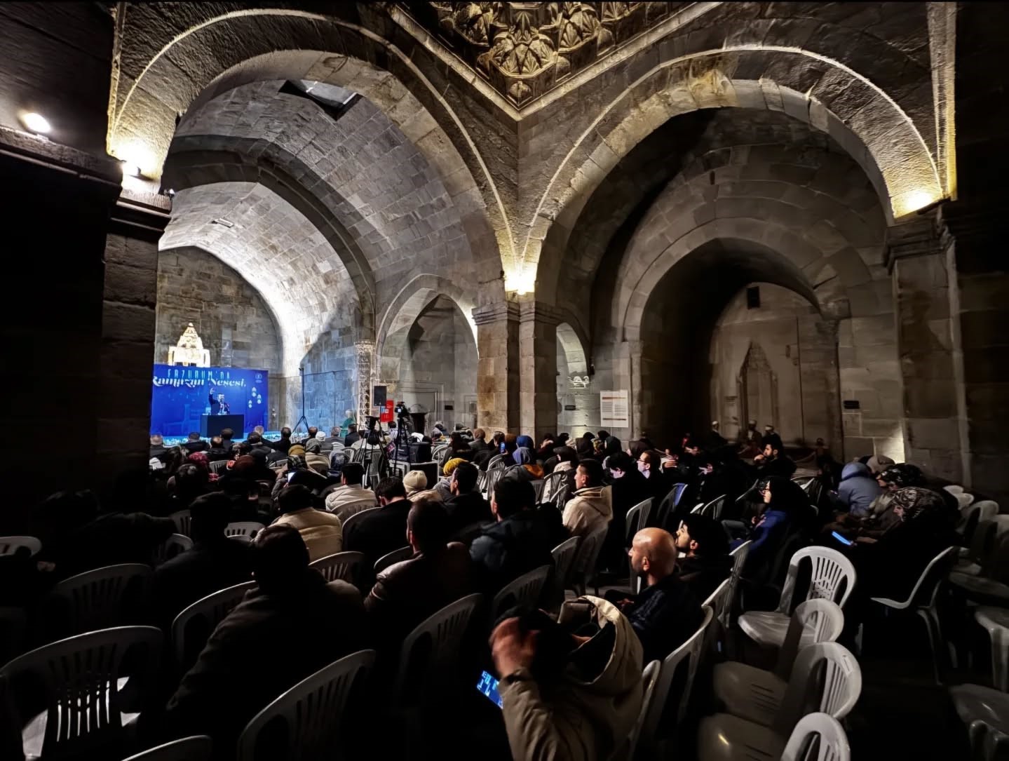 Türk İslam irfanının öncüsü Ahmet Yesevî’yi anlattı
