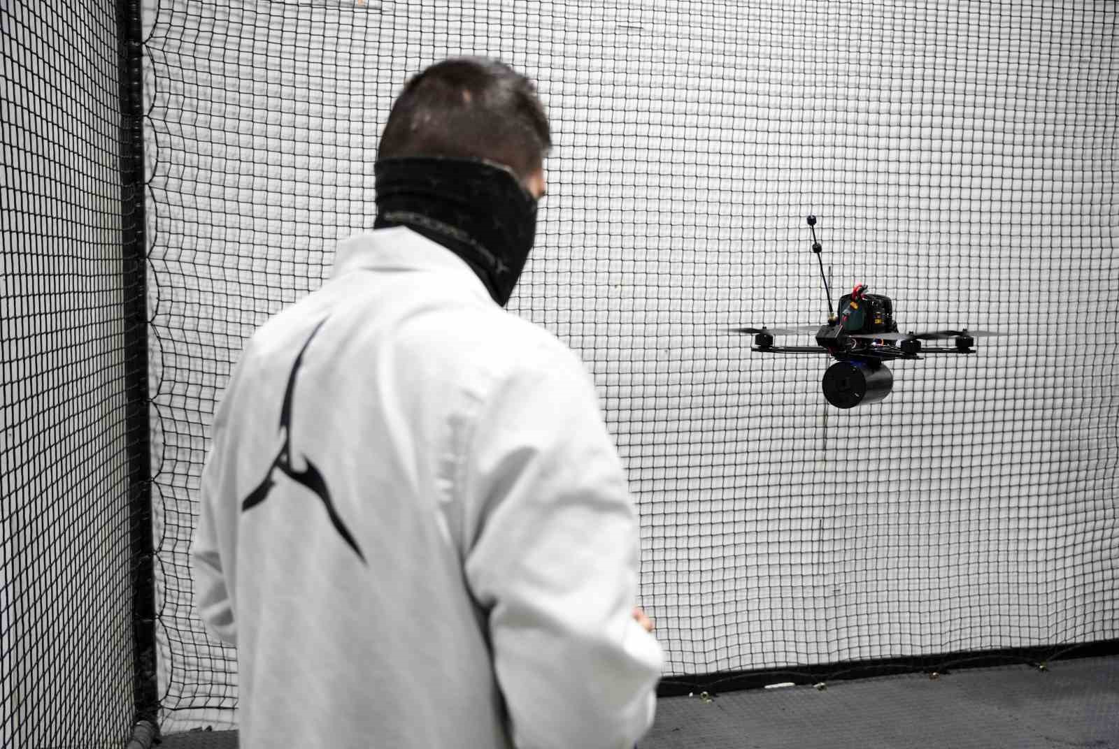 Türk kamikaze dronları dünya arenasında
Türk kamikaze dronları dünya arenasında