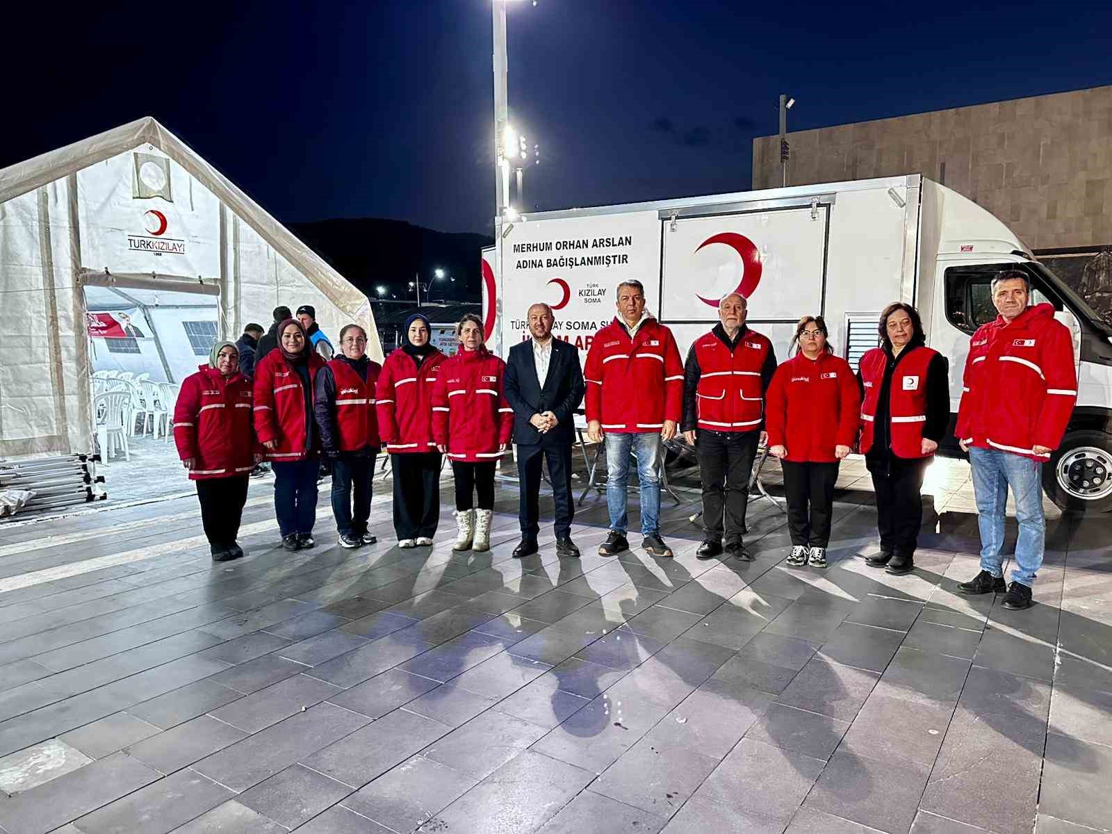 Türk Kızılay ve Yunusemre Belediyesi’nden 1000 kişilik iftar
