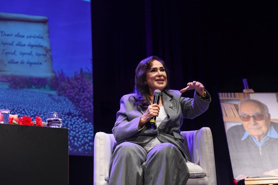 Türk sinema Sultanı Türkan Şoray "set için köyü yaktık, davul zurnayla uğurladılar"
