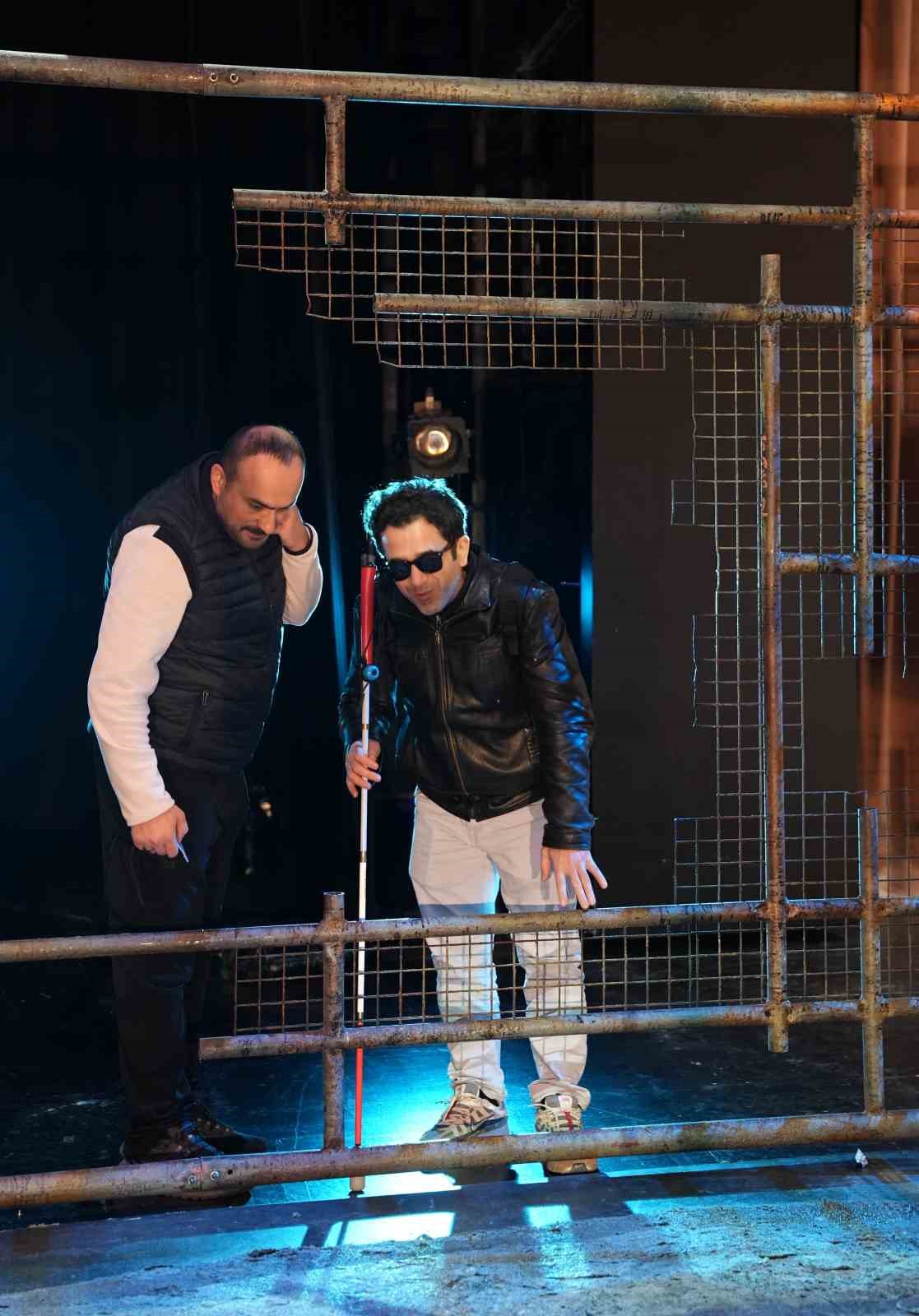 Türk Telekom, ’Erişilebilir Tiyatro’ projesi kapsamında ’Ebedi Barış’ oyununu erişilebilir kıldı
