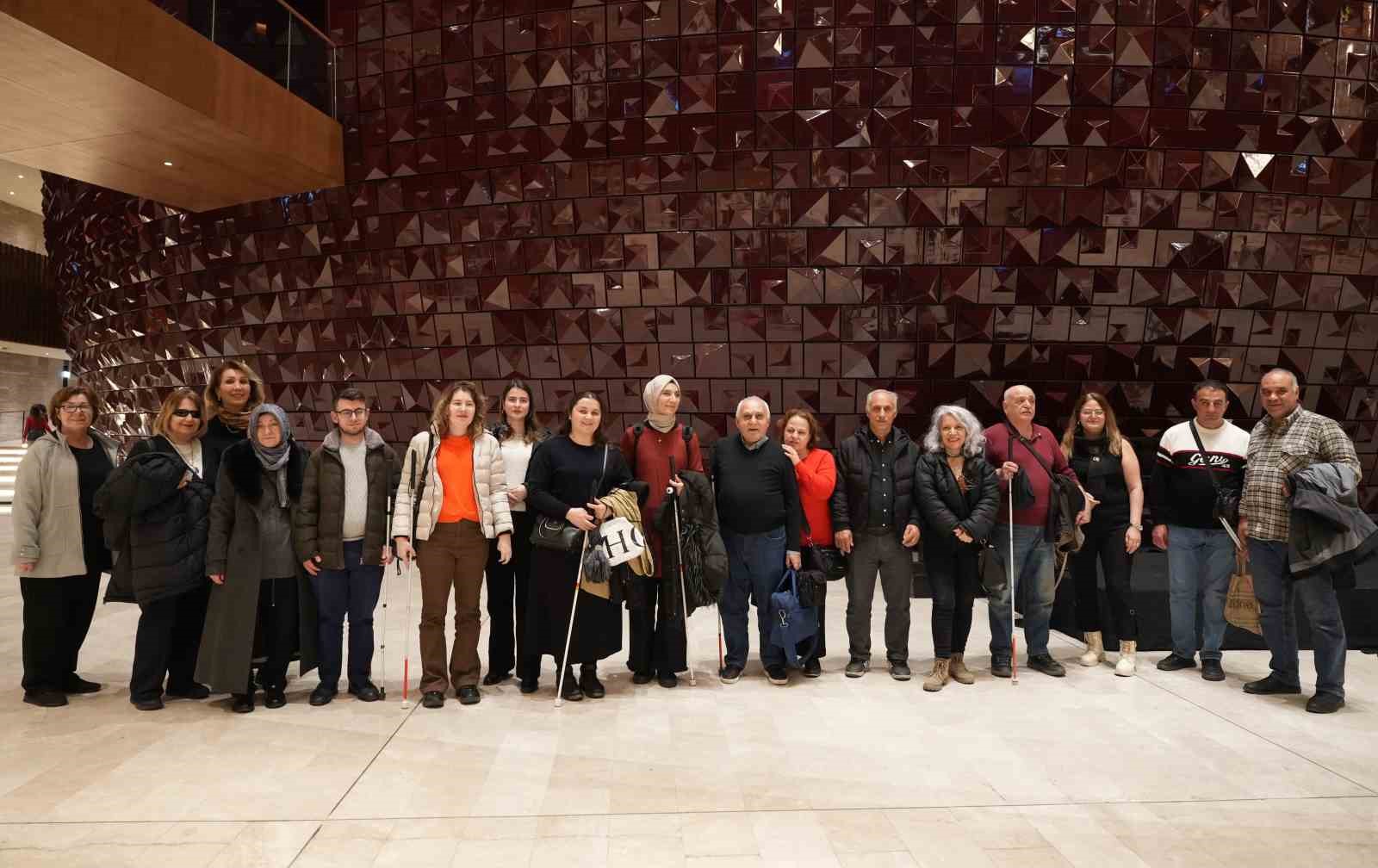 Türk Telekom ’Erişilebilir Tiyatro’ projesi kapsamında Fındıkıran balesini erişilebilir kıldı
