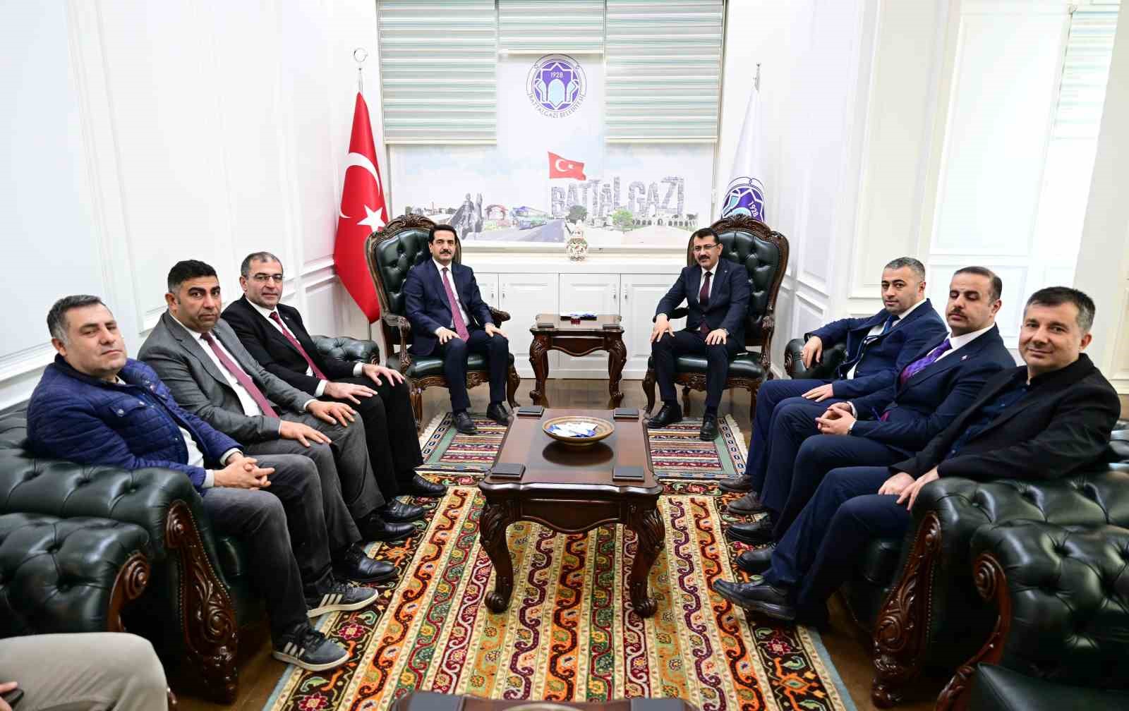 Türk Yerel Hizmet-Sen Genel Başkanı Tabakoğlu’ndan Malatya’daki belediyelere ziyaret
