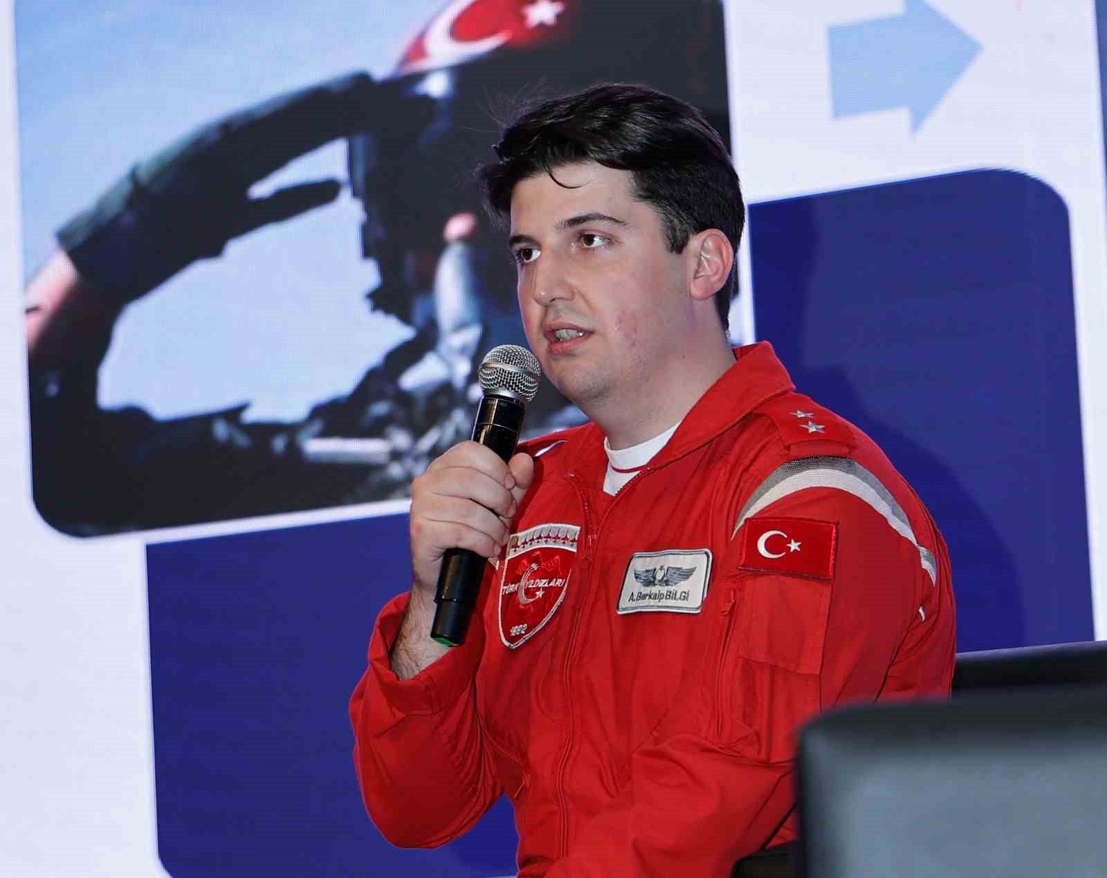 Türk Yıldızları, gençlere tecrübelerini anlattı
