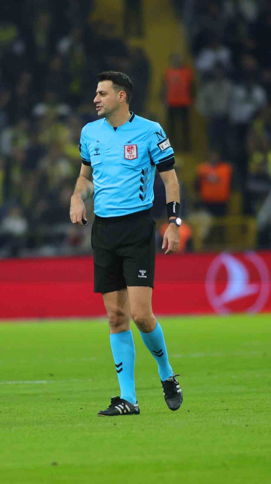 Turkcell Süper Kupa: Fenerbahçe: 1 - Samsunpor: 0 (İlk yarı)
