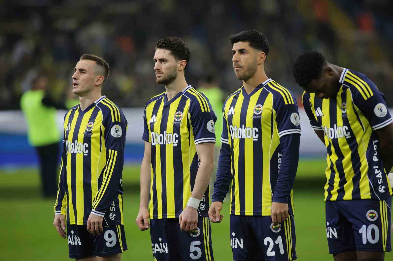 Turkcell Süper Kupa: Fenerbahçe: 1 - Samsunspor: 0 (Maç devam ediyor)
