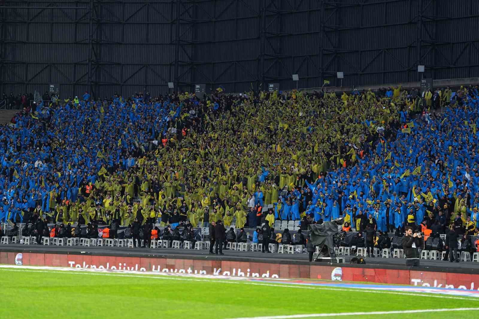 Turkcell Süper Kupa: Galatasaray: 0 - Fenerbahçe: 0 (Maç devam ediyor)
