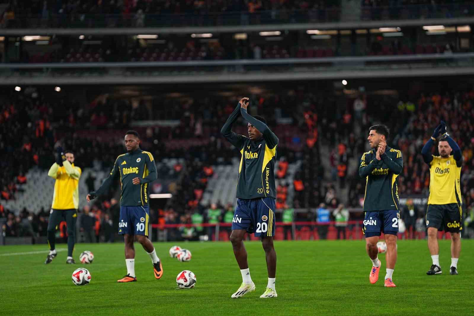 Turkcell Süper Kupa: Galatasaray: 0 - Fenerbahçe: 0 (Maç devam ediyor)
