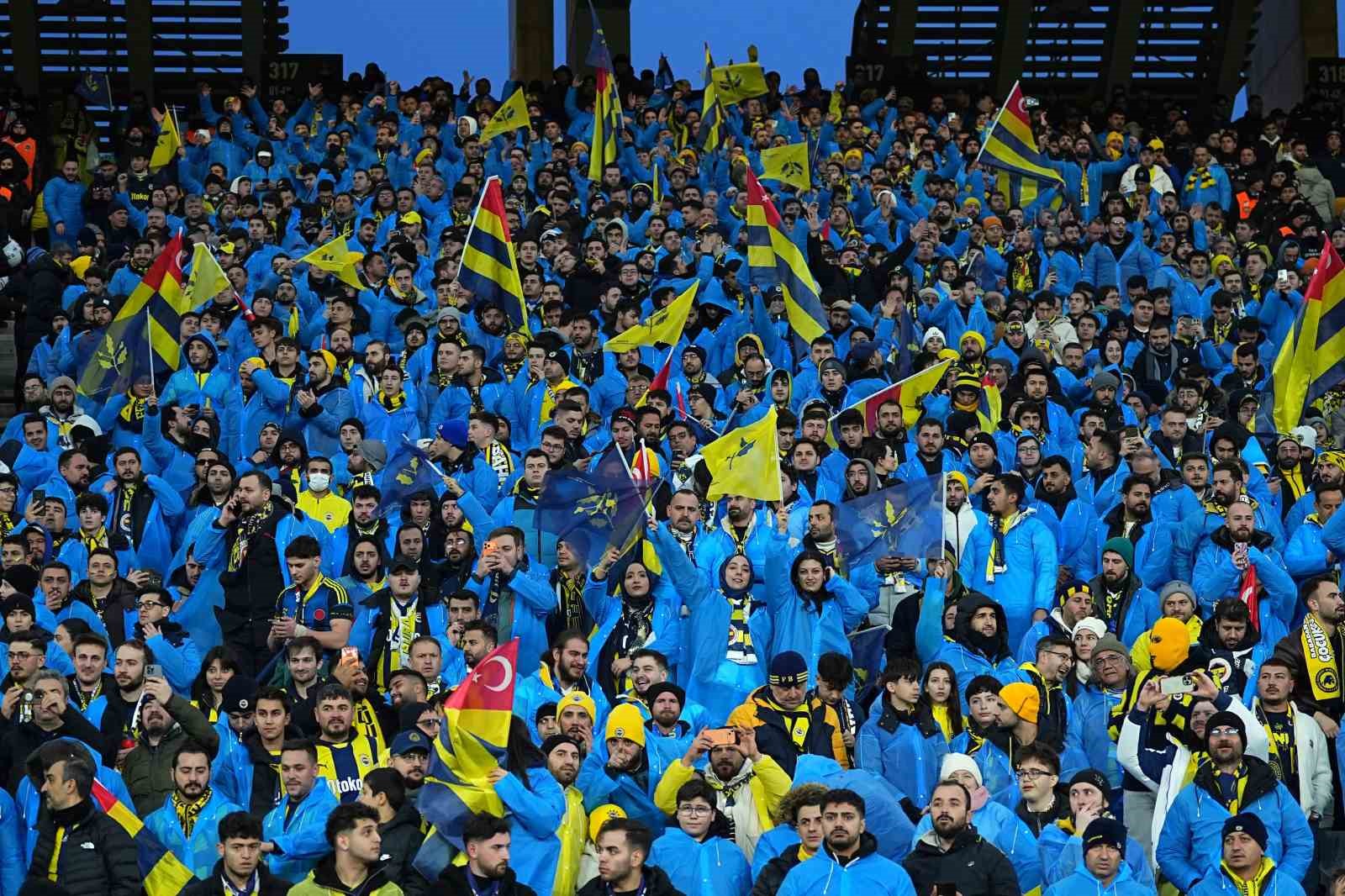 Turkcell Süper Kupa: Galatasaray: 0 - Fenerbahçe: 0 (Maç devam ediyor)
