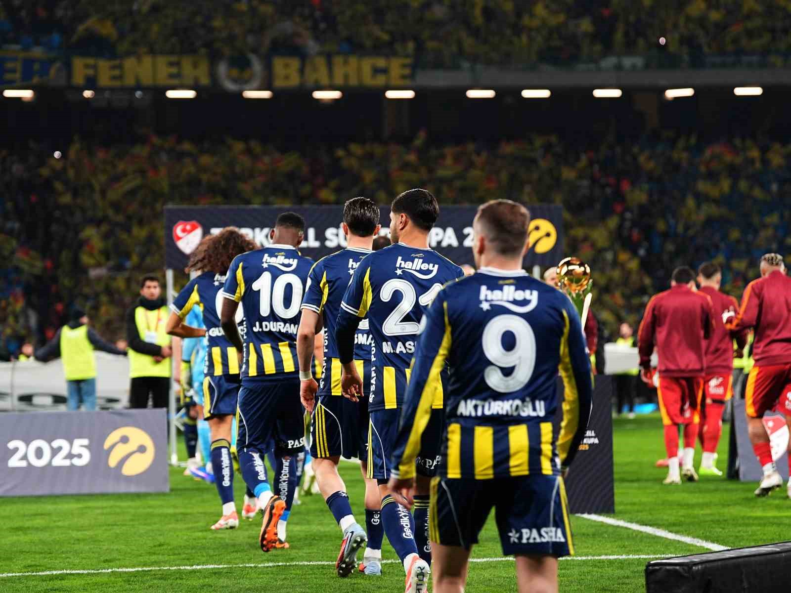 Turkcell Süper Kupa: Galatasaray: 0 - Fenerbahçe: 0 (Maç devam ediyor)
