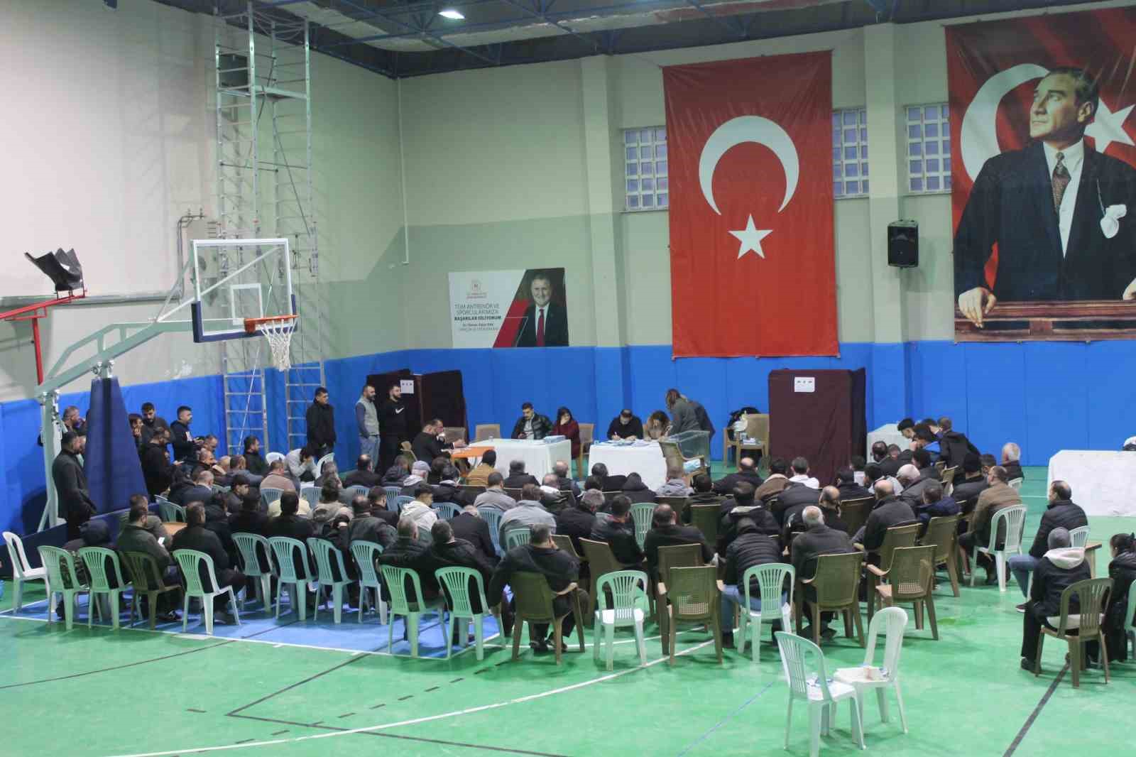 Türkeli Esnaf Odası’nda Ali Karahan güven tazeledi
