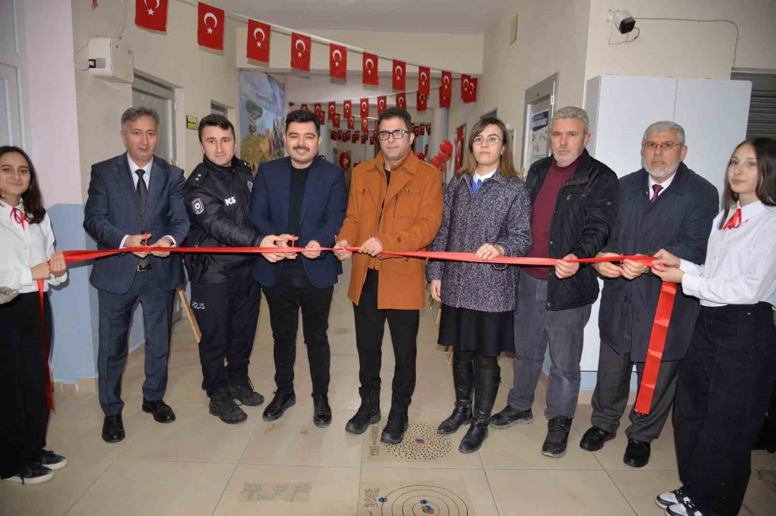 Türkeli’de bayrak sevgisi sanatla buluştu
