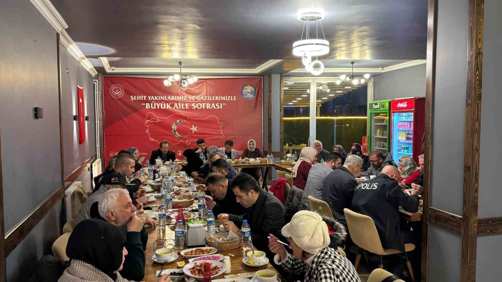Türkeli’de "Büyük Aile Sofrası"
