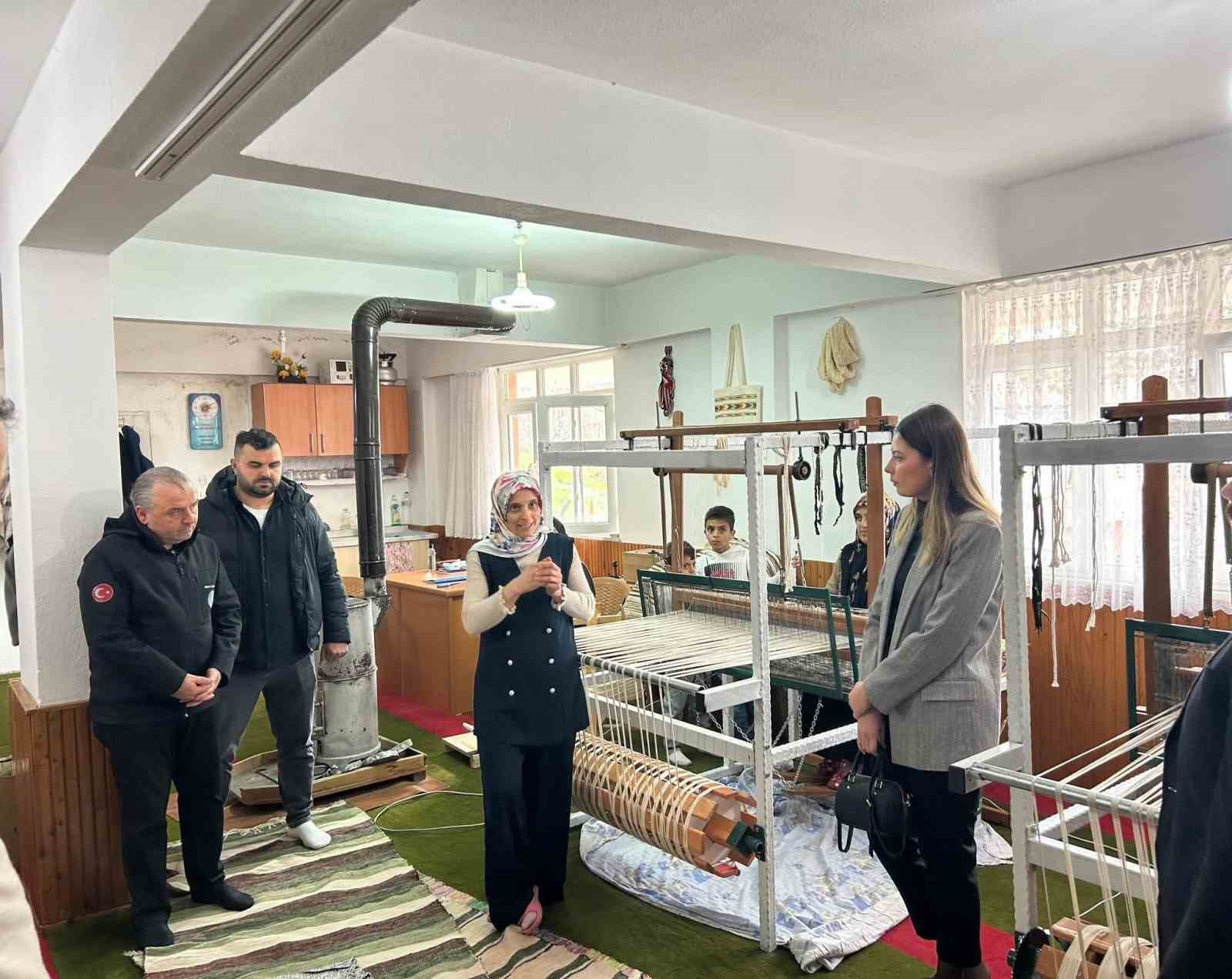 Türkeli’de geleneksel kilim dokumacılığı yaşatılıyor
