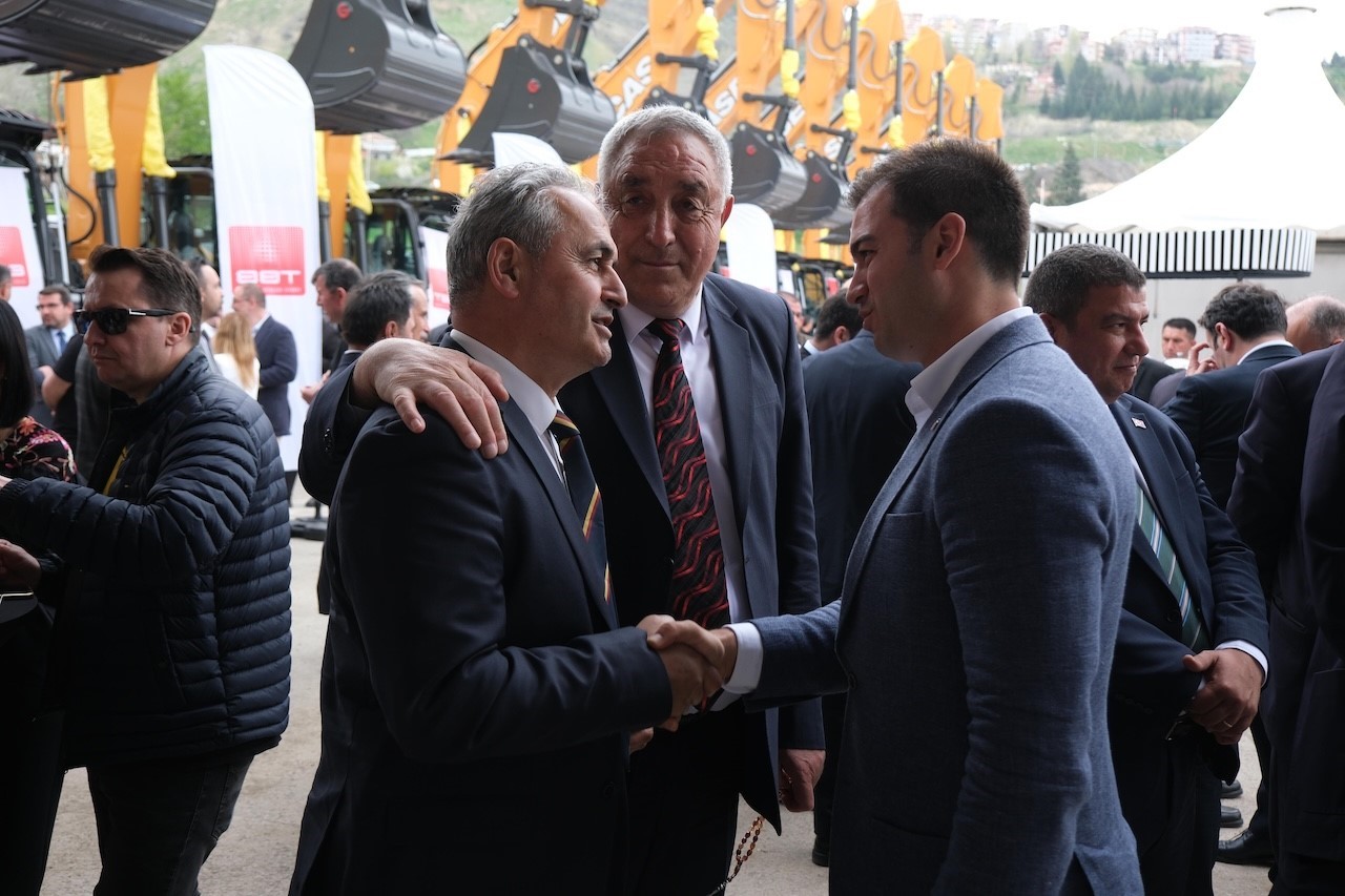 Türkiye Belediyeler Birliği’nden hizmet aracı desteği
