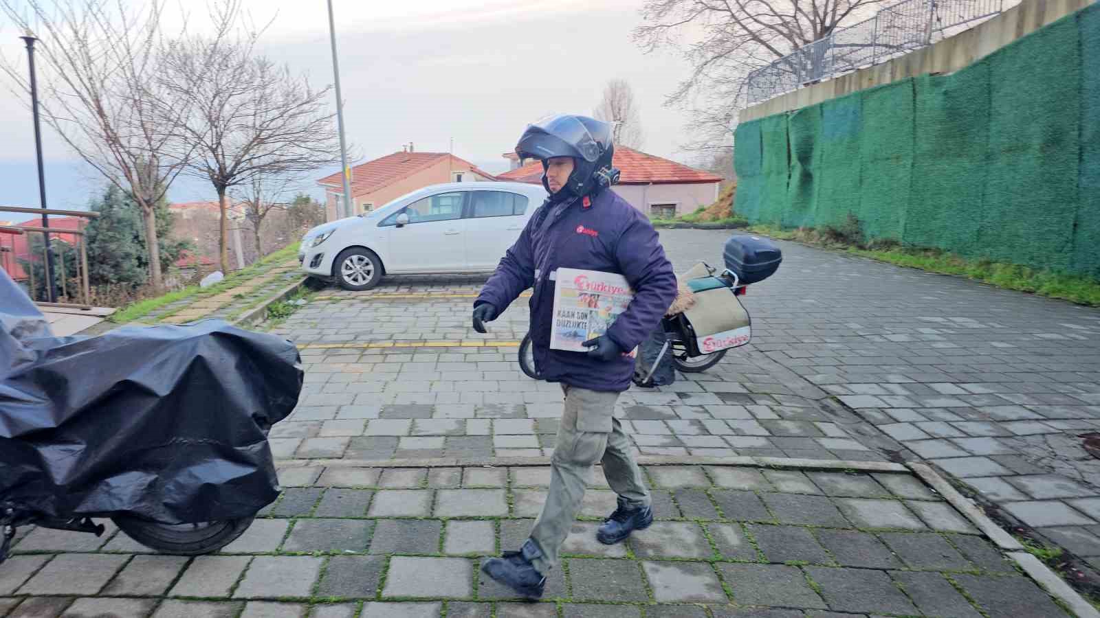 Türkiye Gazetesi dağıtıcısından duygulandıran hareket
Türkiye Gazetesi dağıtıcısından duygulandıran hareket