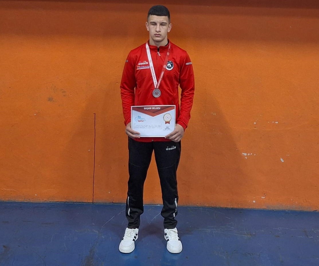 Türkiye güreş şampiyonasında ikinci oldu
