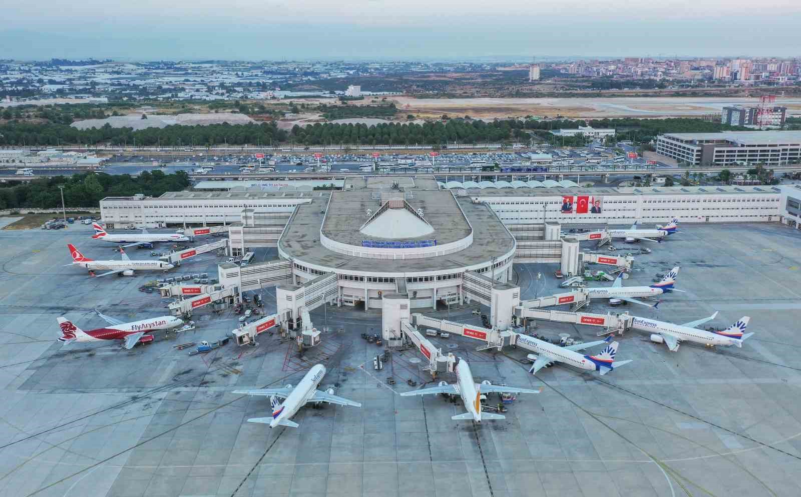 Türkiye hava seyrüseferinde Avrupa’nın en fazla hizmet üreten ülkesi oldu
