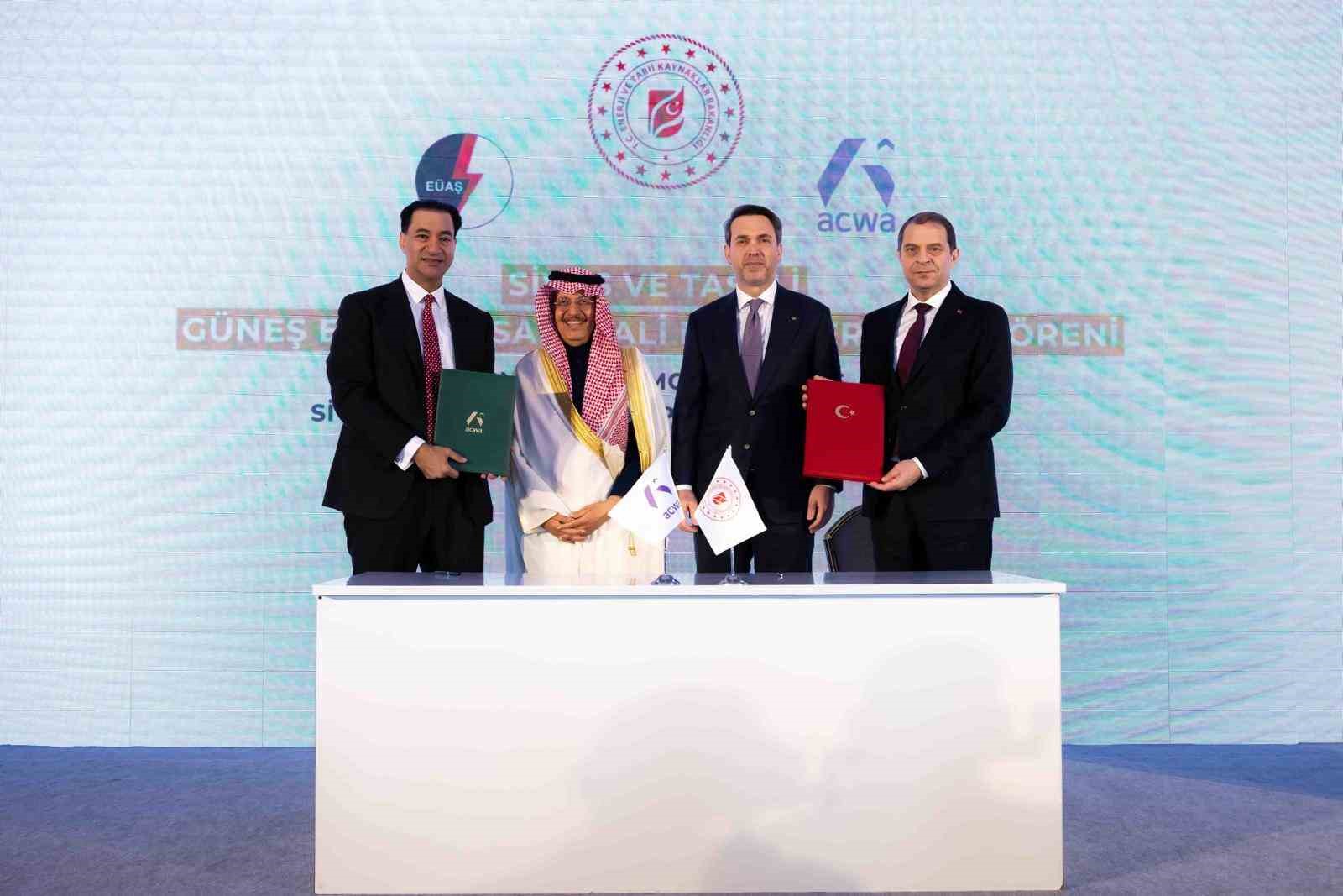 Türkiye ile Suudi Arabistan arasında 2 milyar dolarlık GES yatırımı için imzalar atıldı
